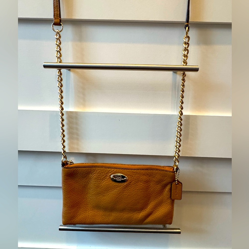 Coach crossbody ✨